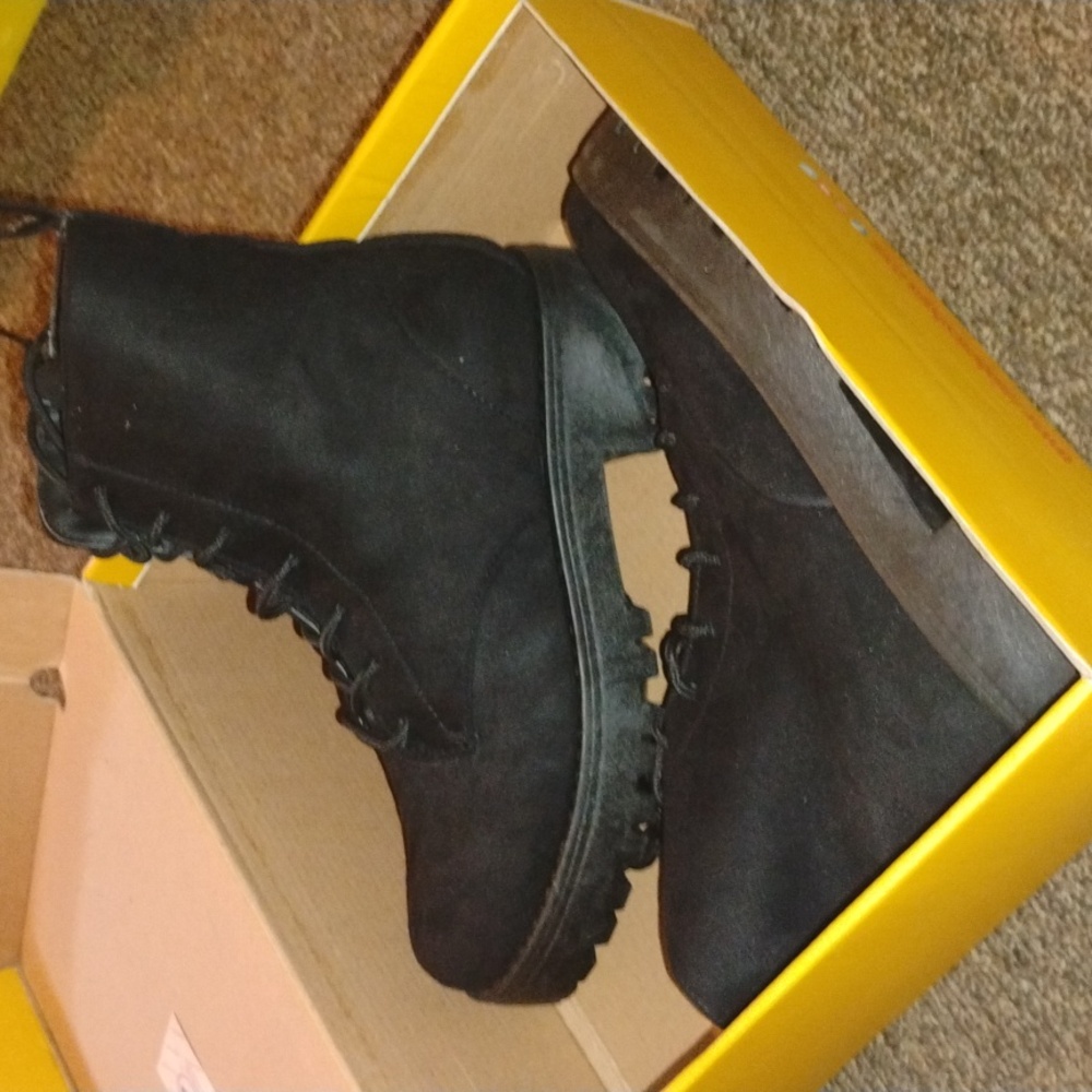 Rouge black suede lace-up boots 7.5 NEW - Picture 3 of 7